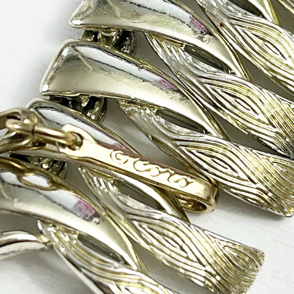 Coro Vintage Light Gold Wreath Collar Necklace - Picture 4 of 9